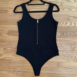BLACK BODY SUIT-L